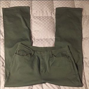 Denim & Co boot cut jeans in Olive Size 16